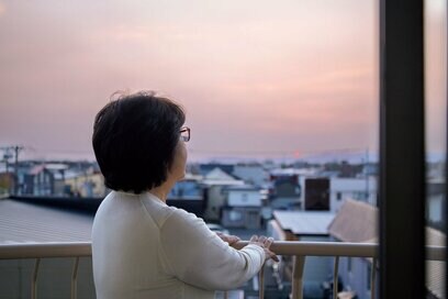 72歳・ひとり暮らし。夫が急逝し、なにもできなくなってしまった日々を経て考えた「自分の役割」