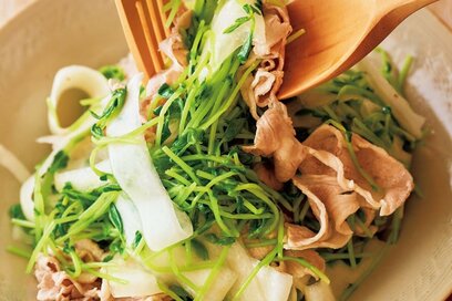 豆苗と豚しゃぶのうま塩あえ。豆苗がシャキシャキになるコツも