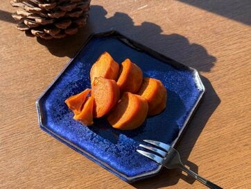うまッ！「干さない干し柿」のつくり方。普通の柿をオーブンで焼くだけ、甘みが凝縮