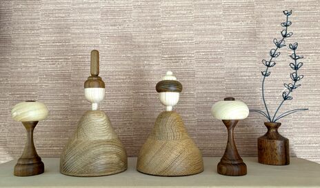 30秒で飾れる「木製のひな人形」がかわいい。コンパクトで、木のぬくもりに癒される