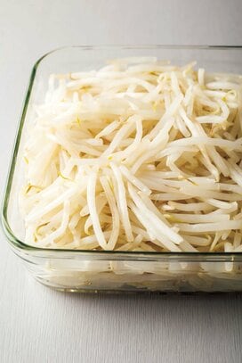 モヤシを買ったら即やって！シャキシャキ感が長もちするちょっとした裏ワザ