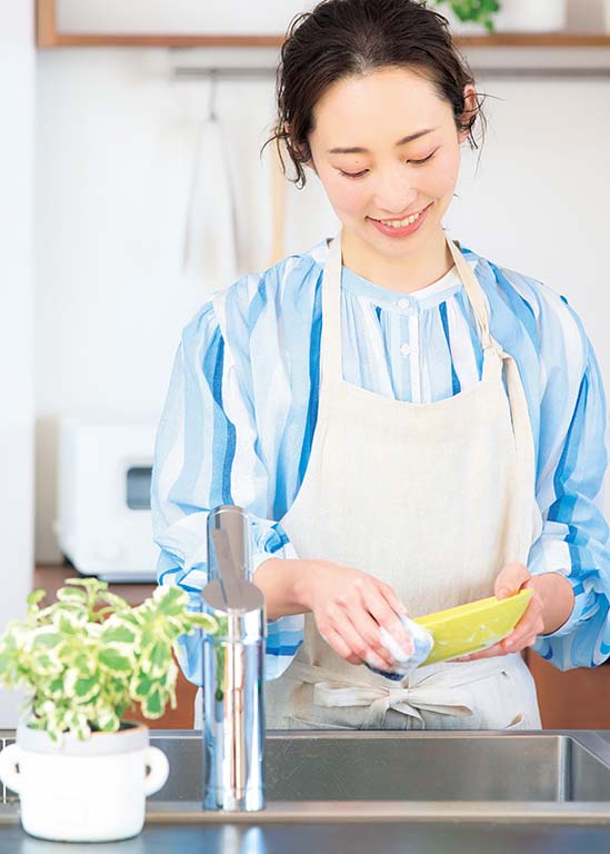 家事をする山田さん