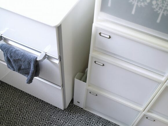 このスペースは約9cmと狭く、一般的なファイルスタンドは入りません