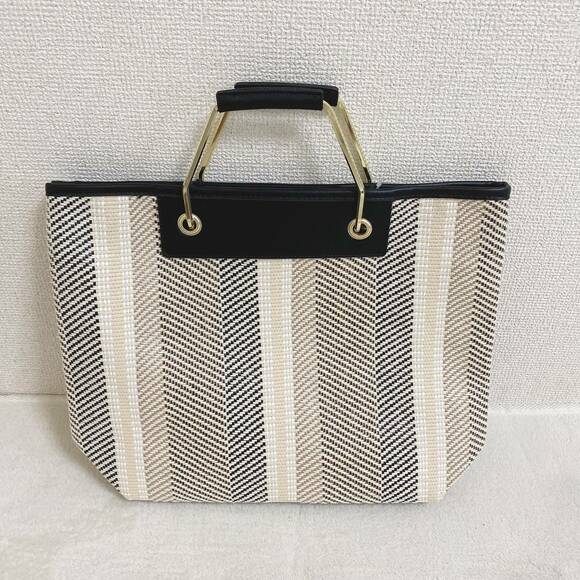 メタルハンドルトートバッグ