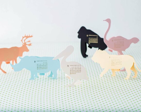 動物カレンダーで卓上サファリ気分