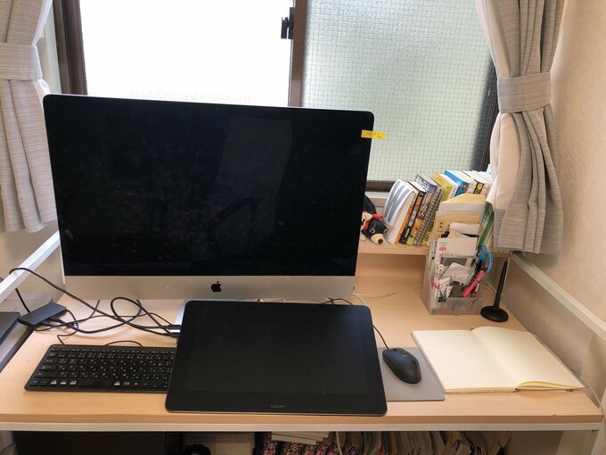 なとみさんのデスク