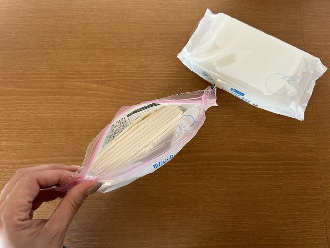 シートは厚手の大判タイプ