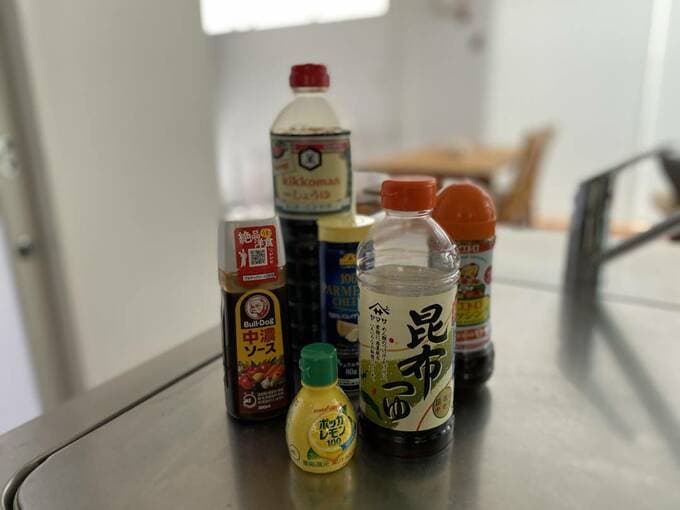 ソースやめんつゆなど