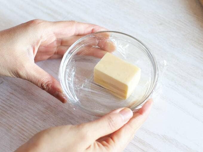 耐熱皿にバター