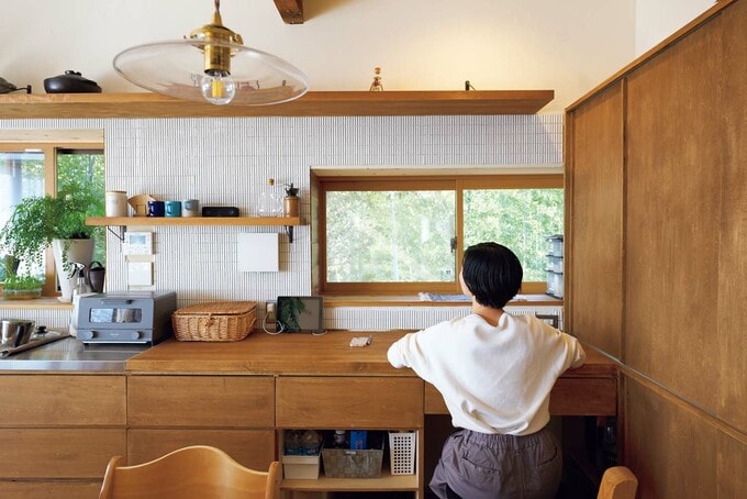 既存の窓を生かして借景を楽しむ