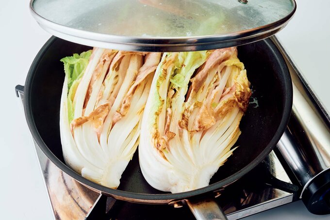 白菜の間にお肉を挟む