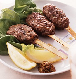 皮なしだから超簡単！おかずに、もてなしに、BBQに大活躍！ハーブソーセージ