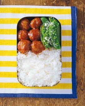 主菜も副菜もレンチンにおまかせ！鶏ひき肉でつくるミートボールお弁当