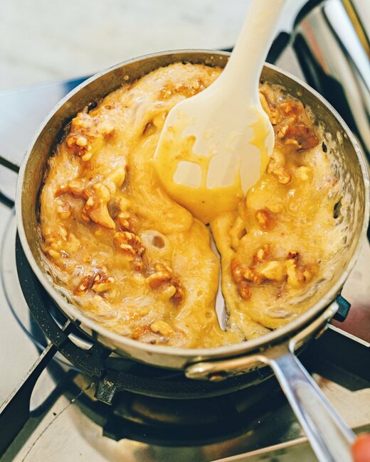 キャラメルナッツを煮詰める