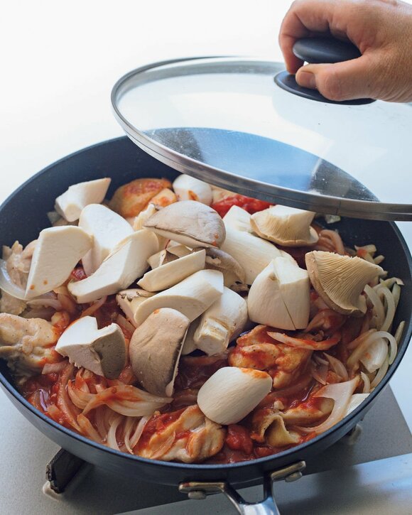 フライパンにエリンギ