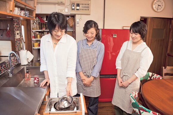 戻す動作はワンアクションで。シンク回りはいつもすっきり