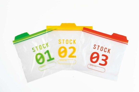 インデックスつき保存袋で、冷凍室の中をすっきり整頓