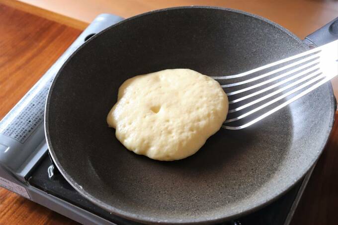 フライパンに生地