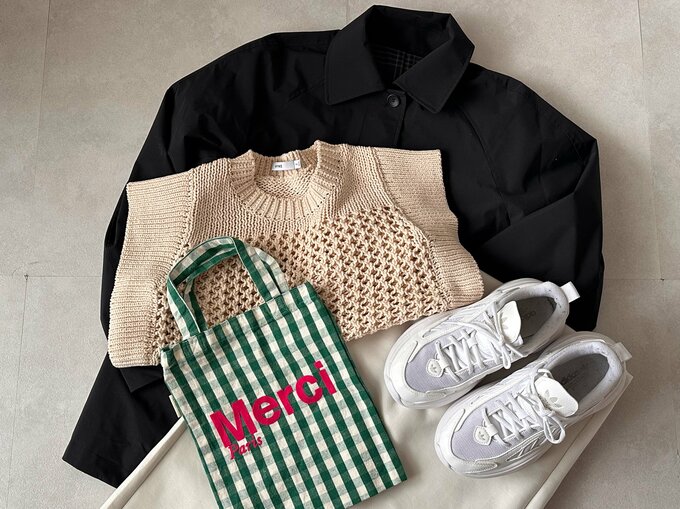 hirokoさんユニクロの「ステンカラーショートコートリラックスフィット」