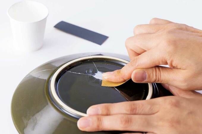 金継ぎの作業途中