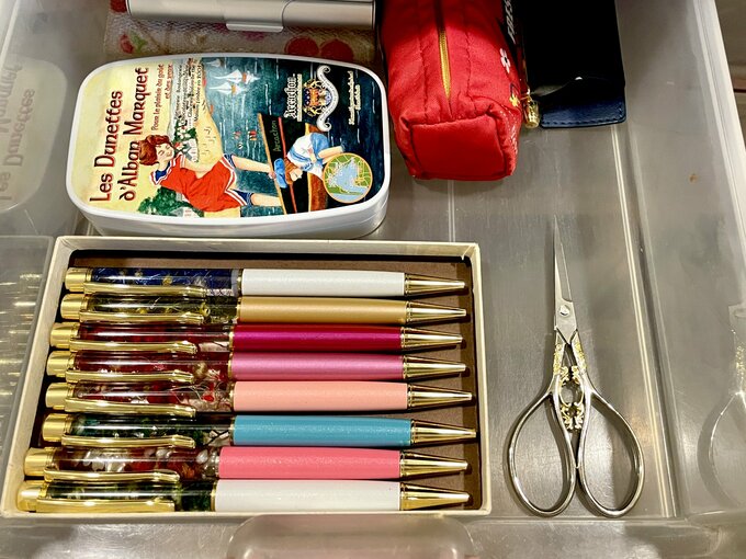 カテゴリー分けした収納