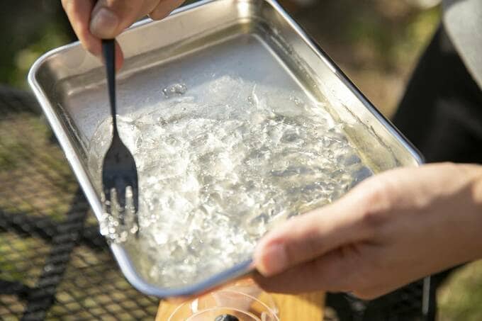 フォークでゼリーをクラッシュする