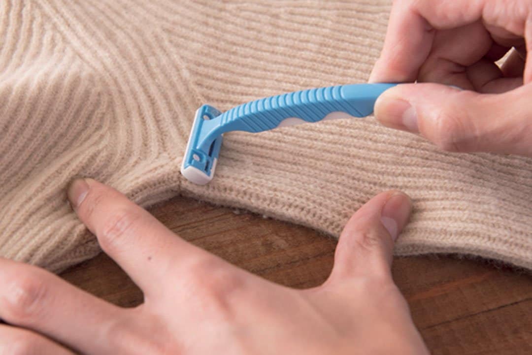 ニットの毛玉にはt字カミソリを 家で手洗いも簡単 Esseonline エッセ オンライン