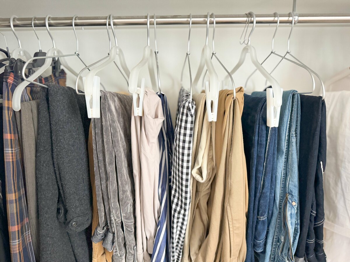 衣替えをラクにする「クローゼット収納の工夫」。“着ない服”が手放し