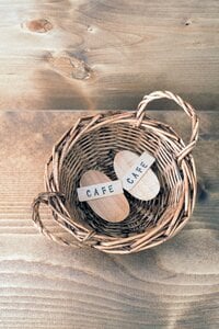 チープなカゴにワックスを塗って