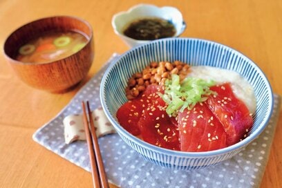 刺身を調味料に漬けるだけ！ラクうま山かけ丼の満足献立