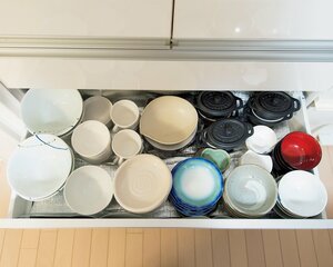 使用頻度の高い食器ほど手前にあるとラクチン<5分で!>