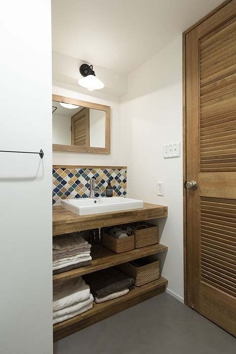 洗面台のモザイクタイル