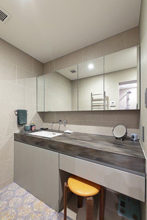 横幅をたっぷりとったオリジナルの洗面台