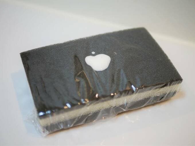 スポンジとラップを用意