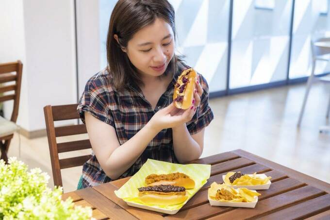 話題のマーラー味もあるベジホットドッグ