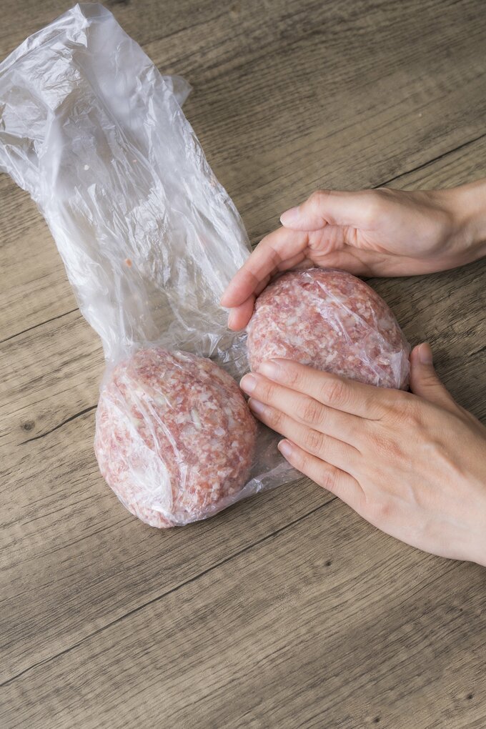 ハンバーグを形成