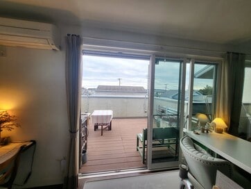 2階LDK隣りにルーフバルコニーの間取り。洗濯家事がラク＆団らんにも便利