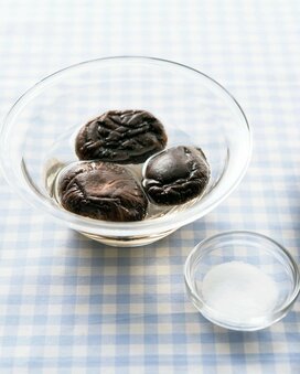 干しシイタケはレンジで戻す！プロが教える時短調理テク