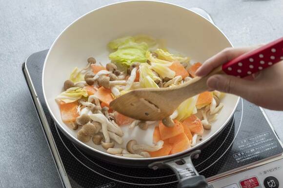 コンロ調理の様子