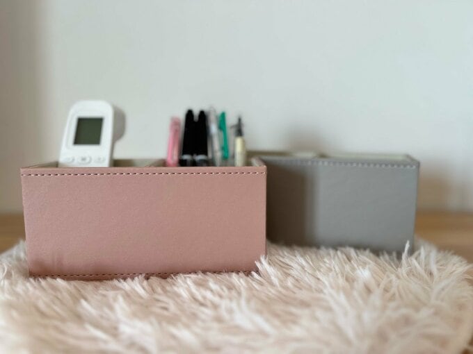 フェイクレザー仕切りケース