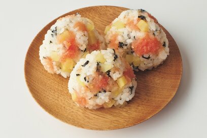 流行りの韓国風おにぎり「チュモッパ」のつくり方。明太子入りで新しいおいしさ