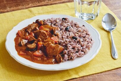 カレーはごはんで変わる？カレーの日は「雑穀ごはん」が新常識