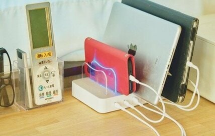 家じゅうの“面倒くさい”がなくなる「収納ワザ」6つ。充電ステーションでタブレット管理