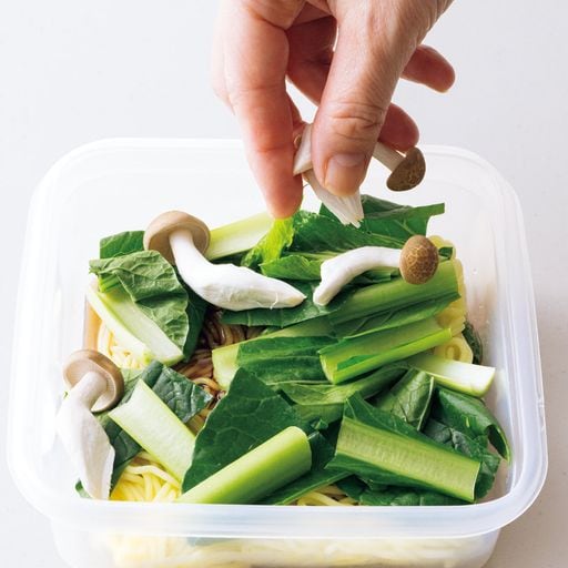 具材は平らにのせて、火のとおりを均一に