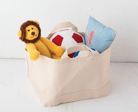 人形が入ったバスケット