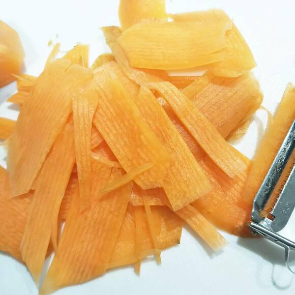 カットしたニンジン
