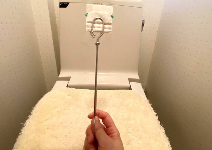 流せるトイレブラシを無印良品のホルダーにセット
