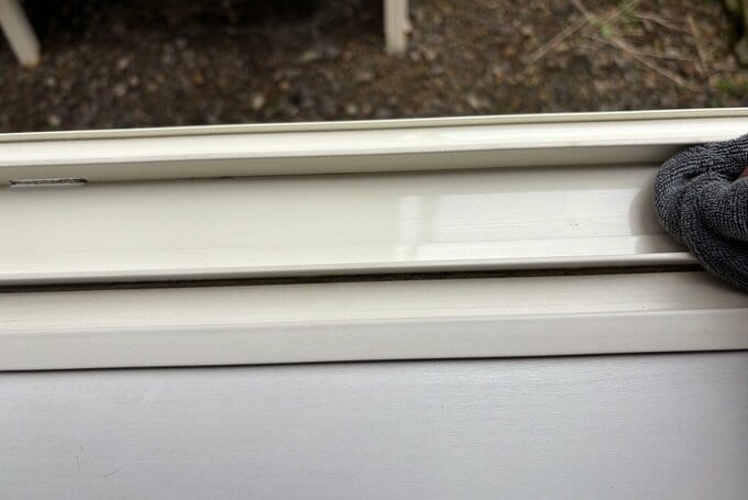 窓サッシの掃除