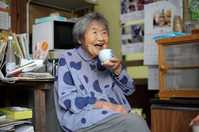 104歳、石井哲代さんが愛されるのは”聞く力”にあり。自慢話も聞き役になります