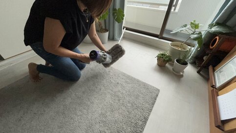 部屋の隅のホコリ取りは「モップ」が大優勝。ひと工夫できれいが続く